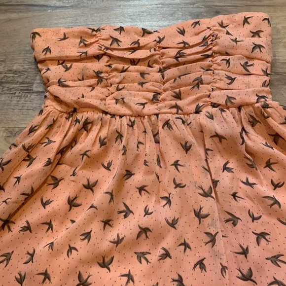 FOREVER 21 Strapless Smocked Top Blouse • size medium - Picture 3 of 10